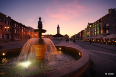 Fountain at Kościuszko Square in Białystok and Białystok Town Hall